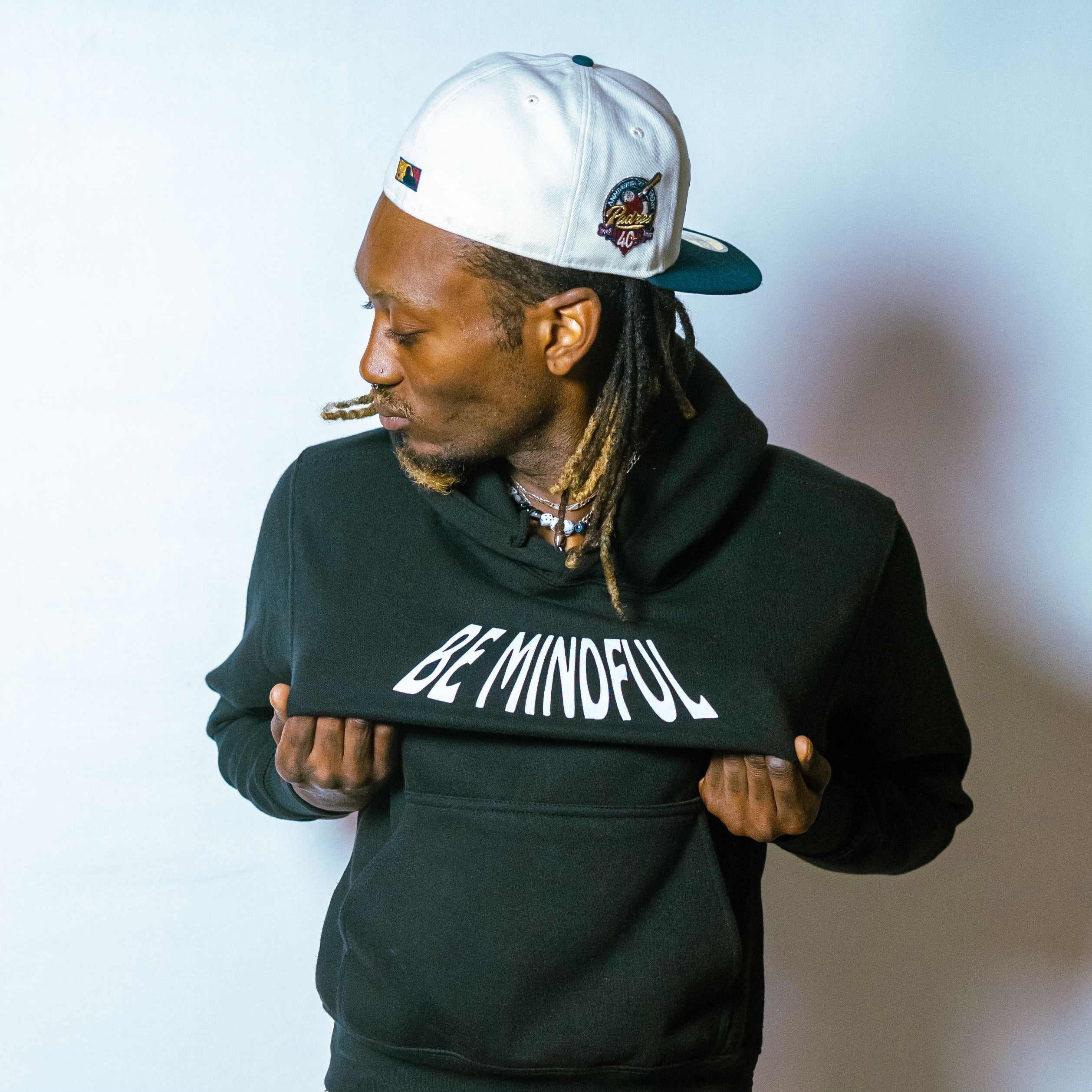 Be Mindful Hoodie – Black
